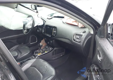 2019 Jeep Compass Limited 4X4 from USA, damaged, VIN 3C4NJDCB8KT679433